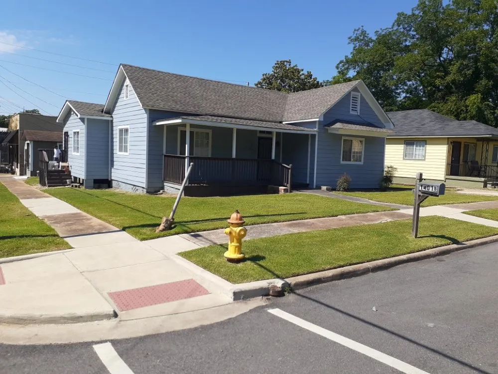 Professional garden landscaping for residential properties in Atlanta, GA by Sweet Rose Incorporated Lawn Care