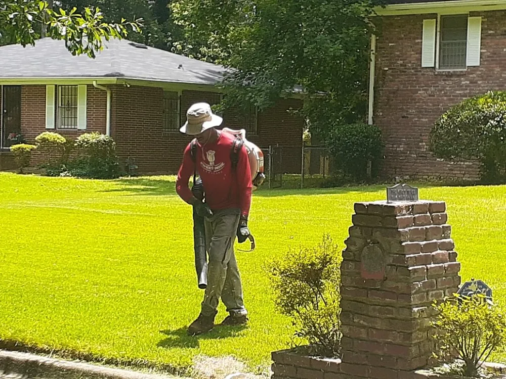 Reliable garden landscaping experts serving Atlanta, GA - Sweet Rose Incorporated Lawn Care