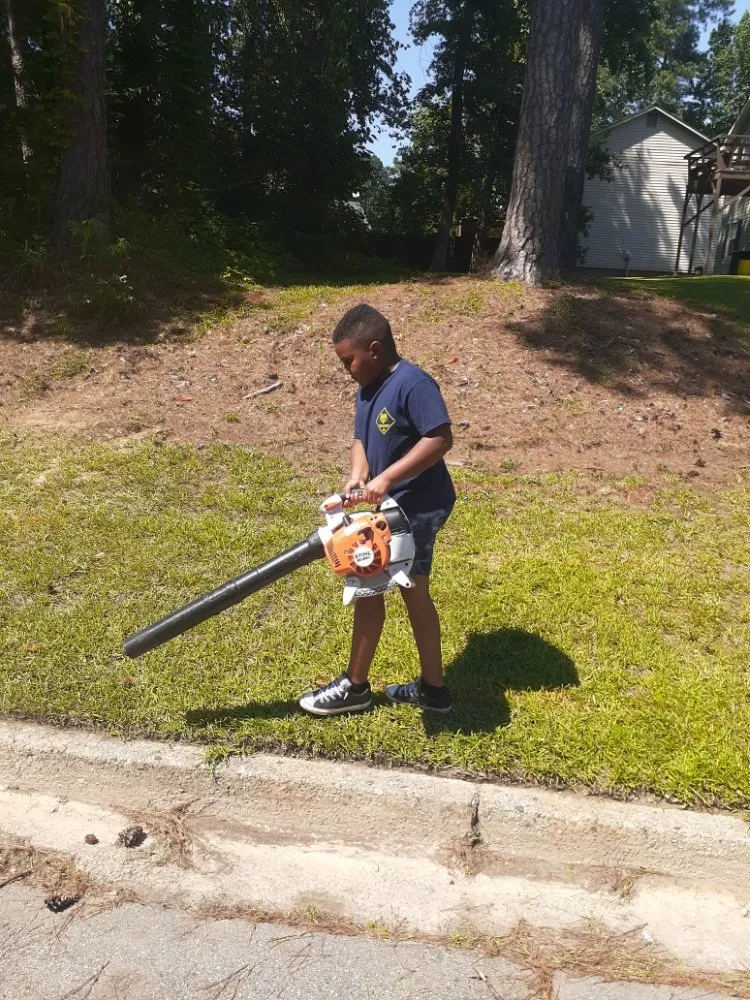 Affordable yard maintenance for residential properties across Atlanta, GA - Sweet Rose Incorporated Lawn Care