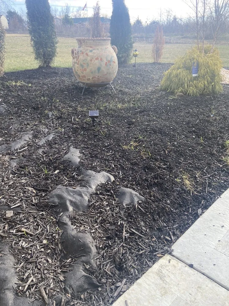 Custom yard cleanup service in Cincinnati, OH - Sweet T’s Thumb