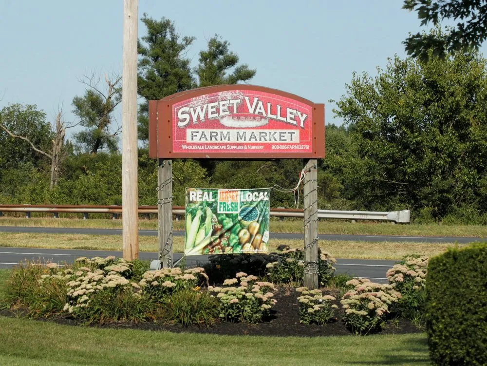 Custom lawn mowing service in Ringoes, NJ - Sweet Valley Farms Market & Nursery