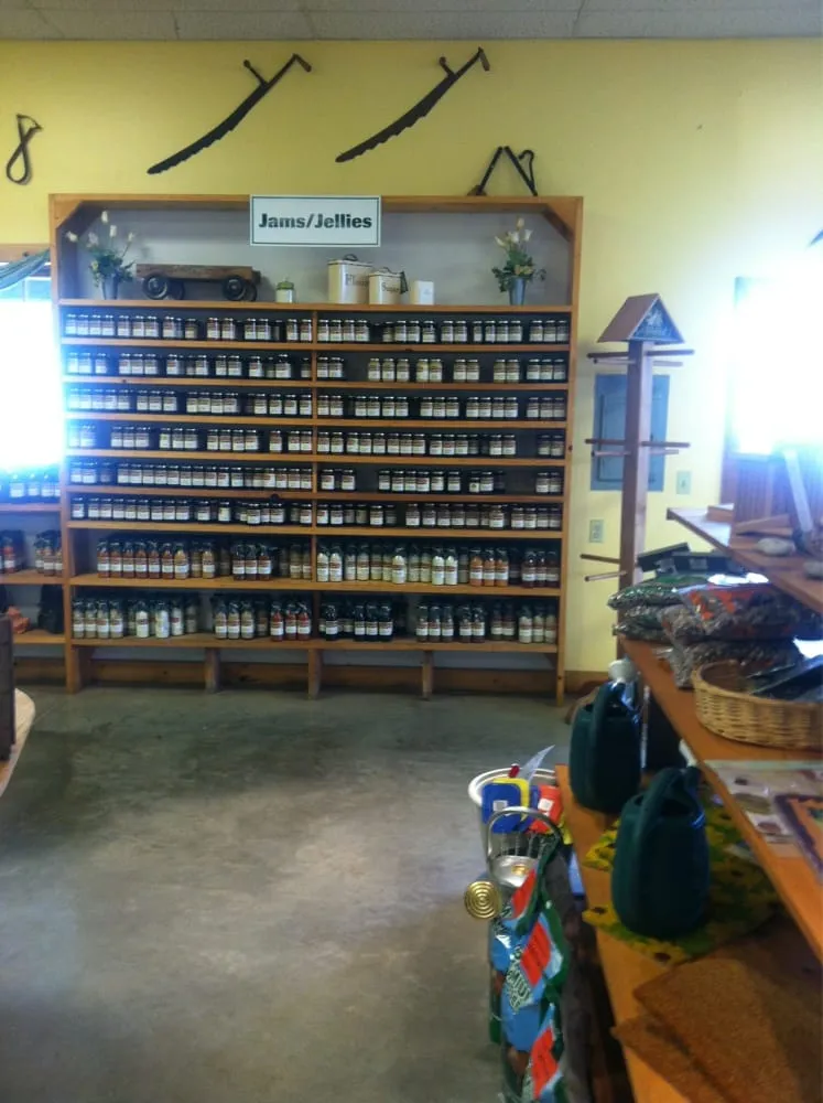 Professional outdoor landscaping for outdoor upgrades across Ringoes, NJ - Sweet Valley Farms Market & Nursery
