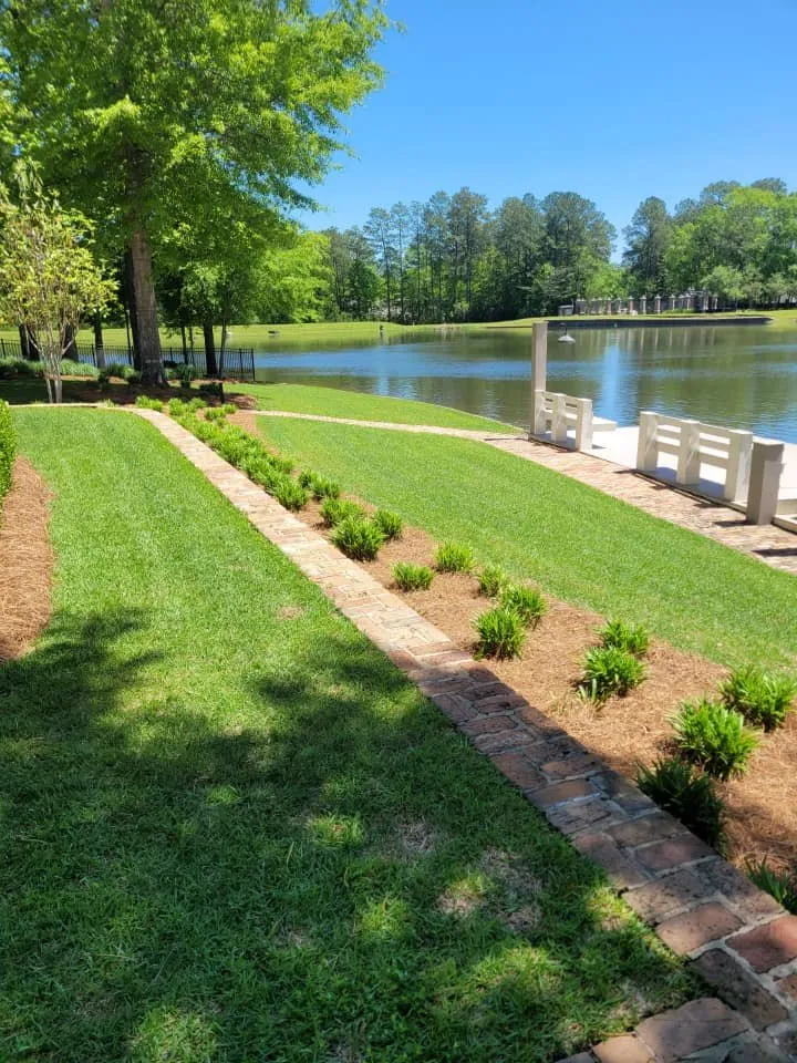 Custom landscape design near you across Hattiesburg, MS - SweetBay