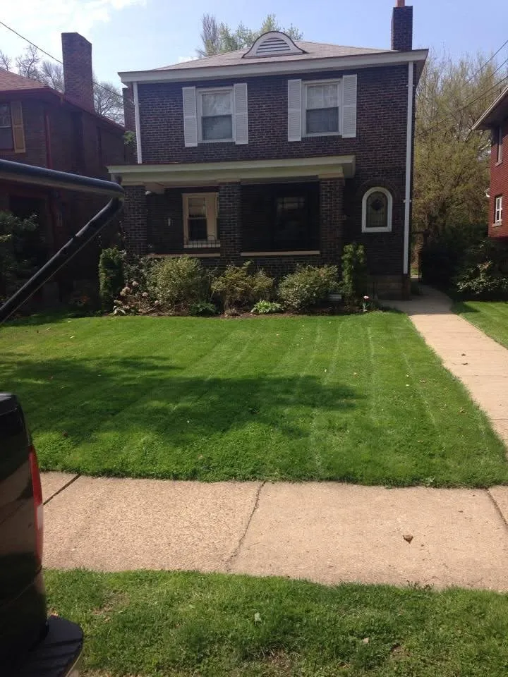 Top-rated garden landscaping in Pittsburgh, PA by SweetGreen Lawn Care