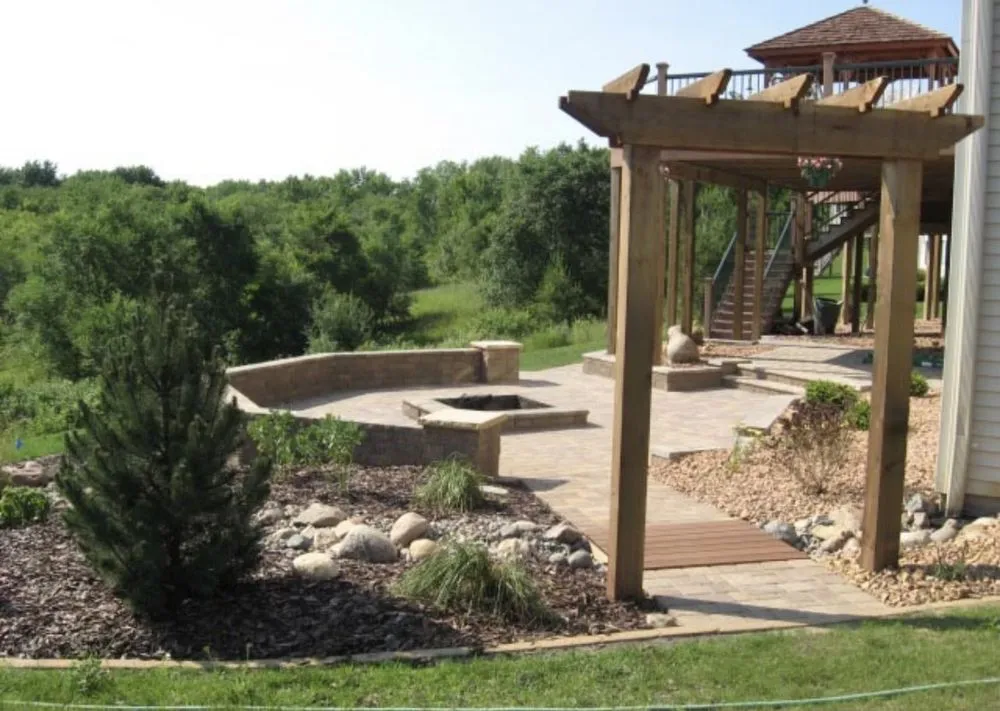 Top-rated outdoor landscaping experts serving Saint Paul, MN - Swenson's Outdoor Solutions
