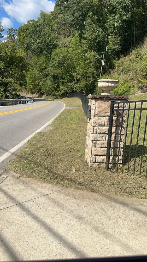 Affordable residential landscaping experts serving McAndrews, KY - Swift solutions