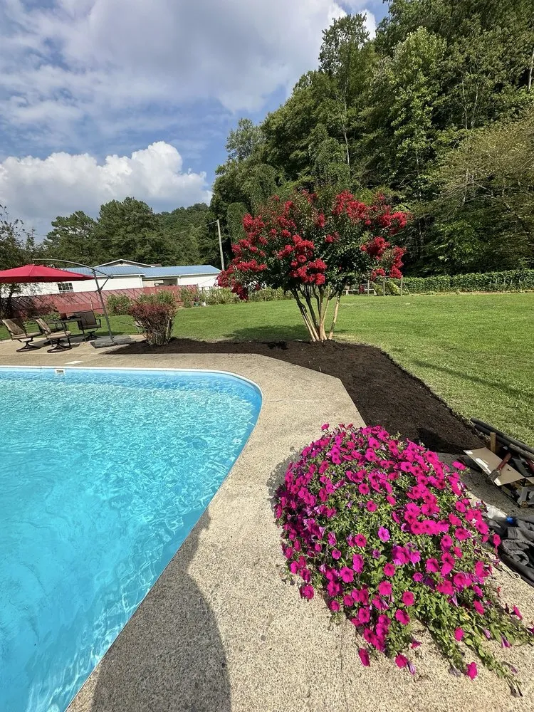 Custom yard maintenance in McAndrews, KY by Swift solutions