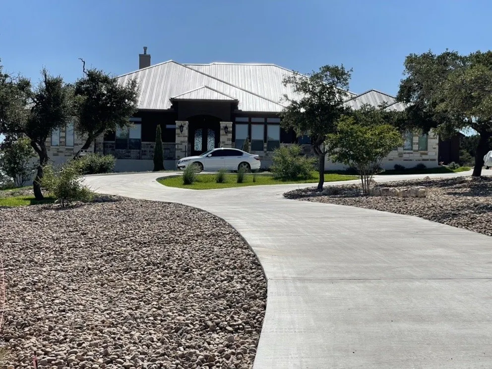 Expert yard maintenance in Converse, TX by Sylvester Landscape