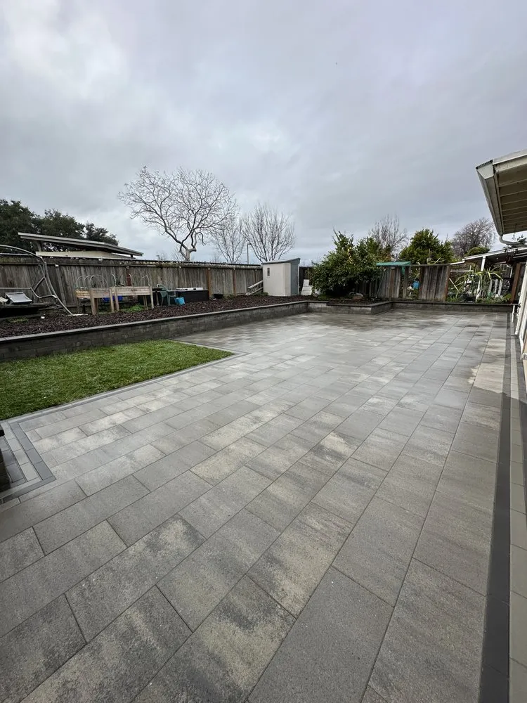 Reliable yard cleanup service in San Lorenzo, CA by Symons Landscaping