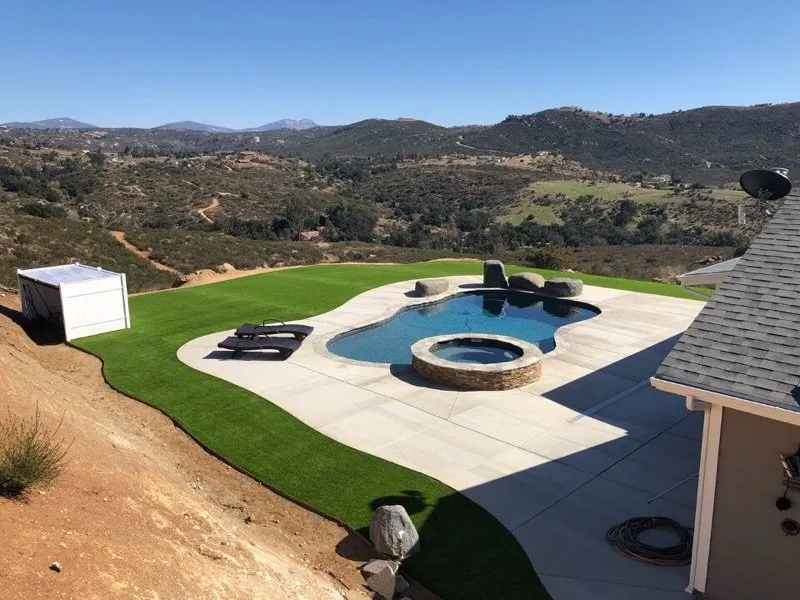 Local lawn mowing service in Fresno, CA by Syn Green