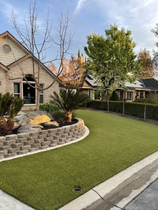 Expert lawn mowing service experts serving Bakersfield, CA - SYNlawn Kern County