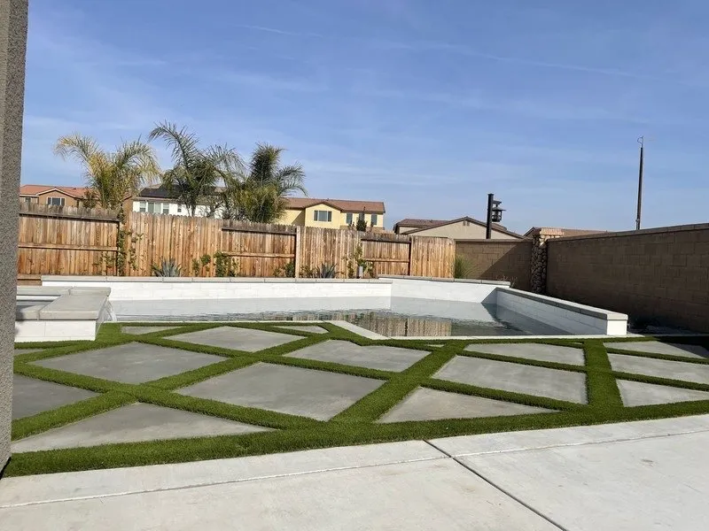 Expert lawn mowing service near you across Bakersfield, CA - SYNlawn Kern County