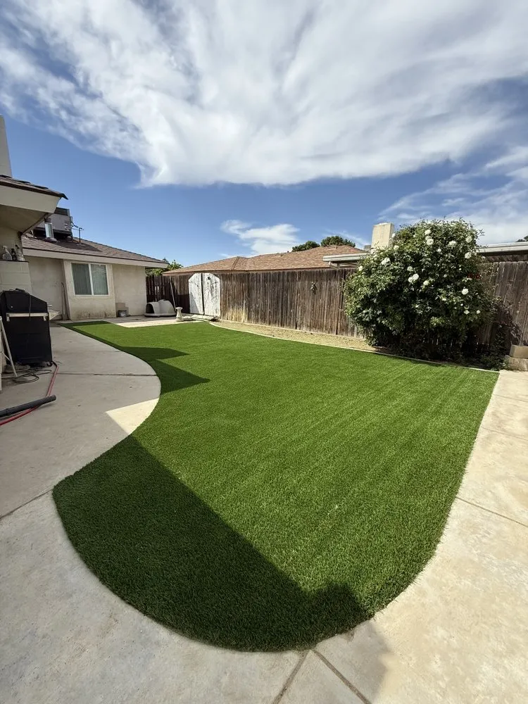 Reliable residential landscaping in Bakersfield, CA by SYNlawn Kern County