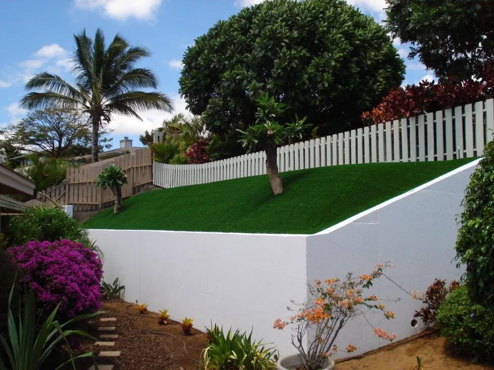 Local landscaping services for year-round maintenance in Kihei, HI by SYNLawn of Maui