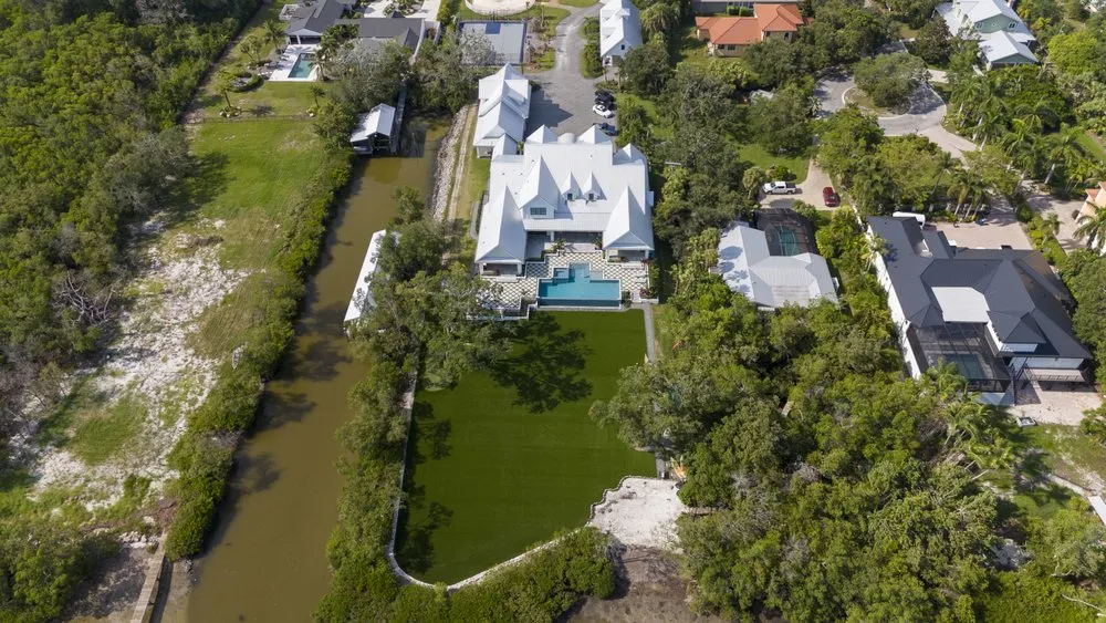 Trusted garden landscaping in Bradenton, FL by SYNLawn Tampa