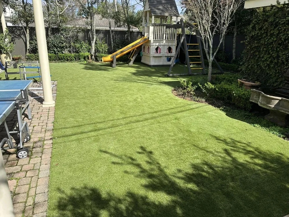 Reliable residential landscaping with custom design in Bradenton, FL by SYNLawn Tampa