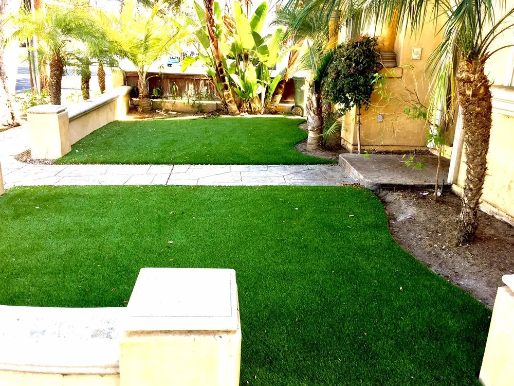 Local lawn care service experts serving Manhattan Beach, CA - Synthetic Dream Lawns & Putting Greens