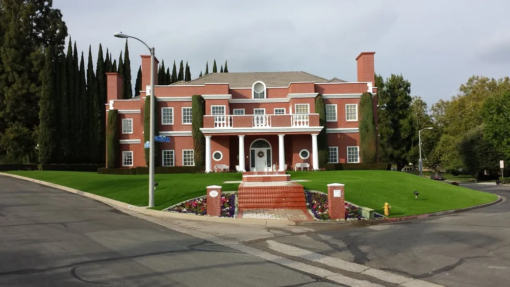 Custom landscape installation experts serving Anaheim, CA - Synthetic Grass Warehouse