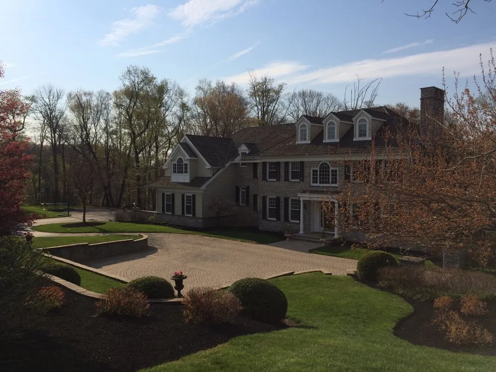 Custom yard maintenance in Bensalem, PA - Syron