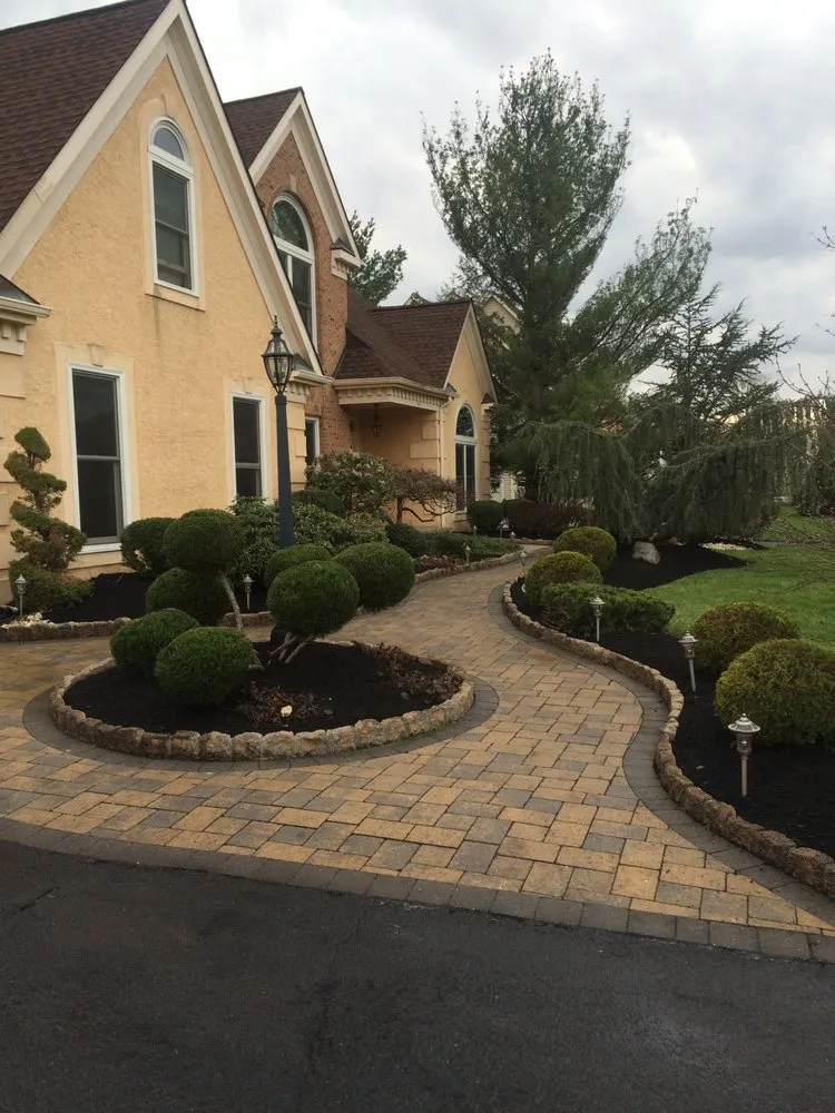 Affordable lawn care service near you in Bensalem, PA by Syron