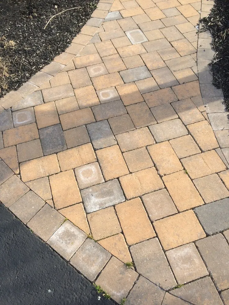 Local lawn mowing service experts serving Bensalem, PA - Syron