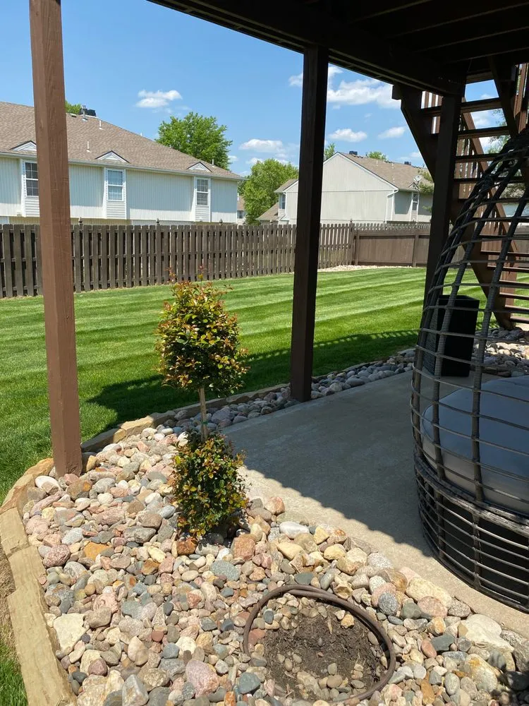 Custom lawn mowing service in Independence, MO - SYY Lawn Care