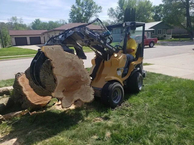 Expert landscape design experts serving Iowa Falls, IA - T & B Property Maintenance & Tree Service