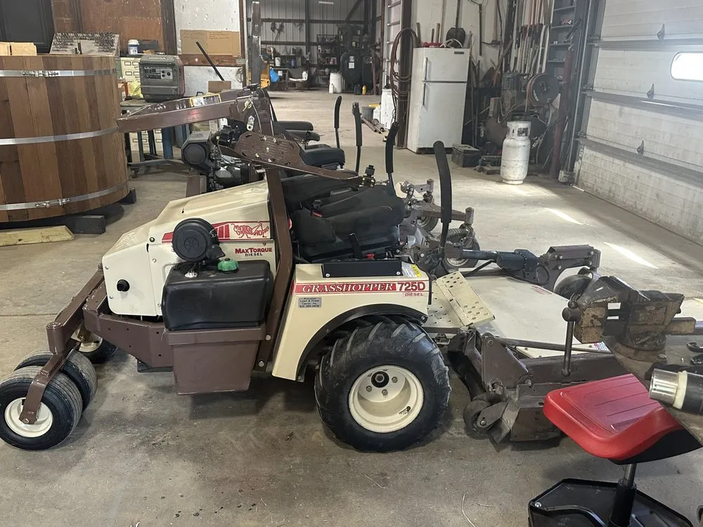 Top-rated yard maintenance for beautiful yards in Henderson, KY by T & H Lawn Care