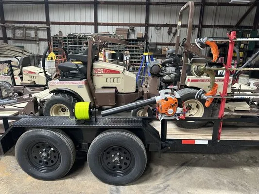 T & H Lawn Care Logo