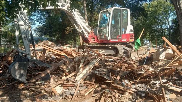 T & J Land Solution Logo