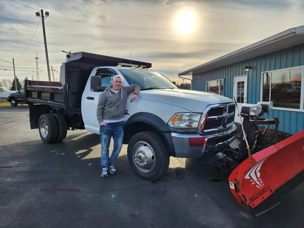 Top-rated yard maintenance experts serving Hartford, OH - T & N Lindsay's Landscaping