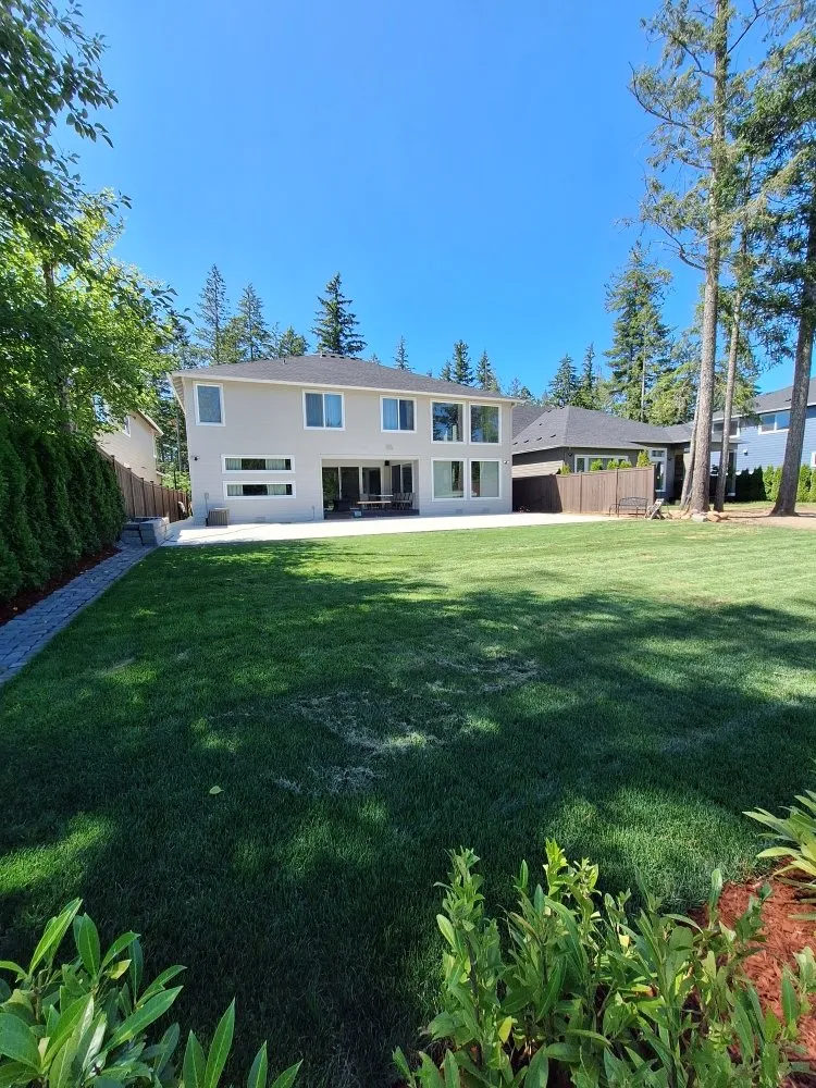 Reliable lawn care service experts serving Bremerton, WA - T & R Handyman