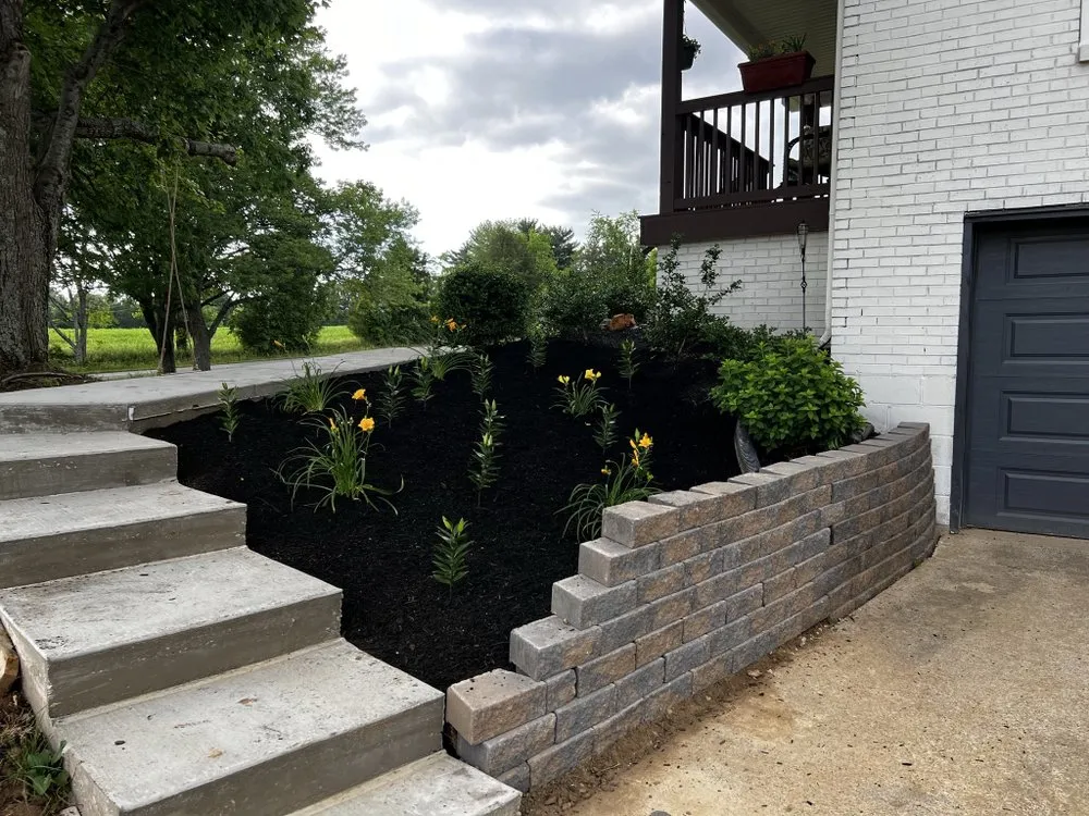 Custom outdoor landscaping for year-round maintenance across Hendersonville, TN - T & R landscapes