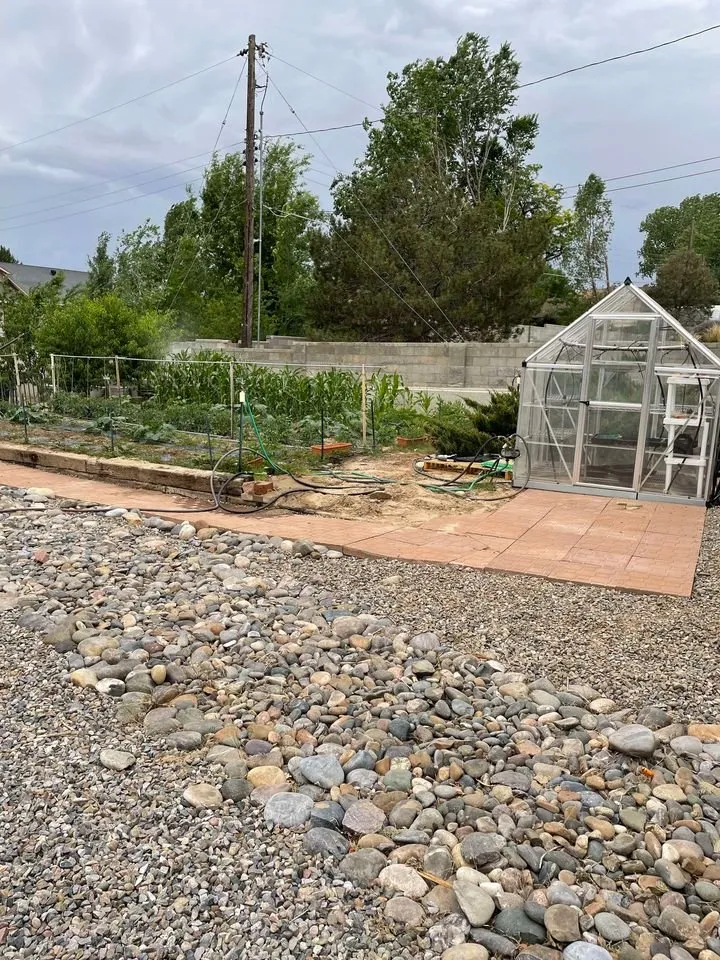 Affordable yard maintenance in Farmington, NM - T & R Tree Service And Landscaping