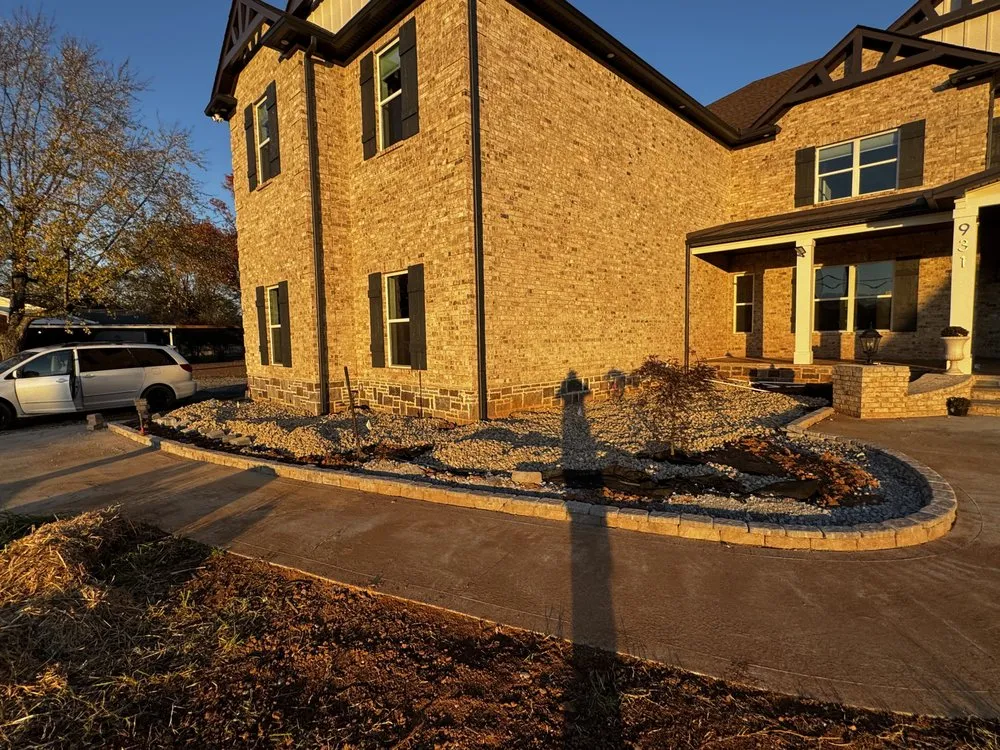 Professional garden landscaping for homes in Murfreesboro, TN by T & T Earthcare