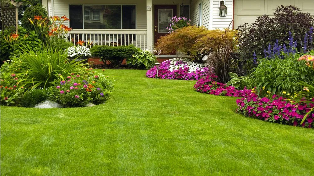 Trusted garden landscaping for beautiful yards in Mapleton, IL by T & T Home Improvements and Landscaping