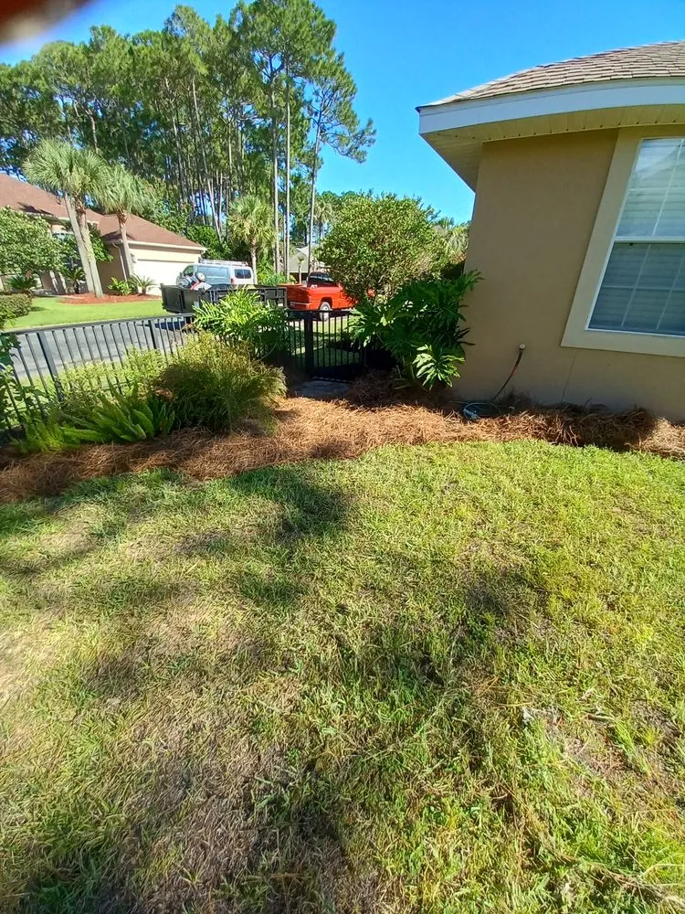 Trusted residential landscaping for homes in Navarre, FL by T & W Landscape Experts
