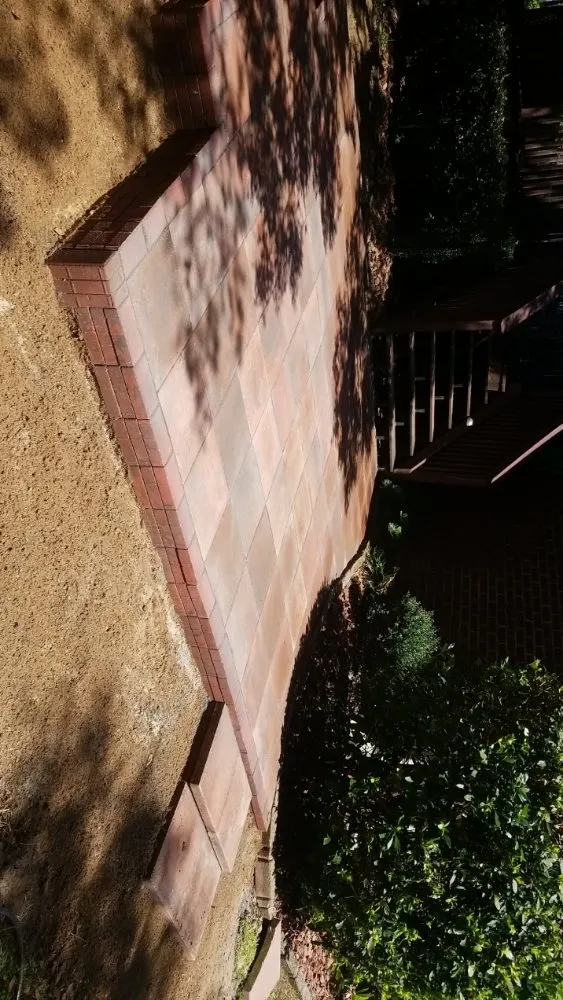 Expert yard maintenance with custom design across Navarre, FL - T & W Landscape Experts