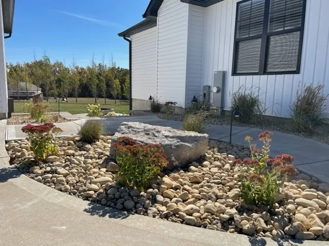 Reliable yard cleanup service with custom design in Ellisville, MO by T and T Lawn Care