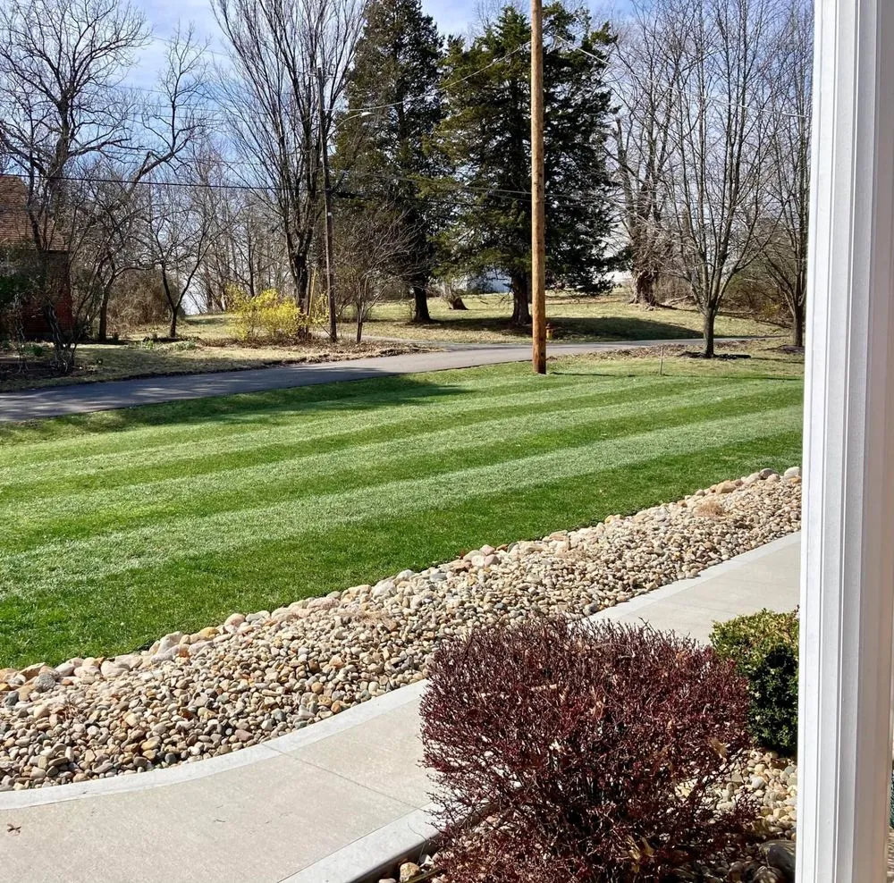 Expert garden landscaping in Hillsboro, MO - T. Glass Lawn Care