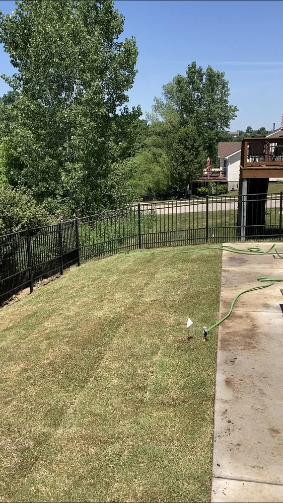 Affordable yard cleanup service experts serving Hillsboro, MO - T. Glass Lawn Care