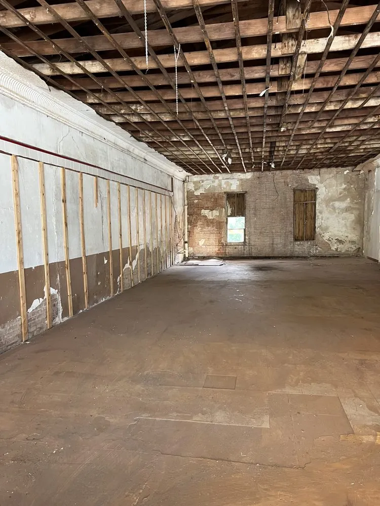 Top-rated lawn mowing service experts serving Waxahachie, TX - T M F outdoor demolition and construction