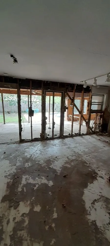 Expert lawn care service in Dallas, TX - T N T Junk Removal