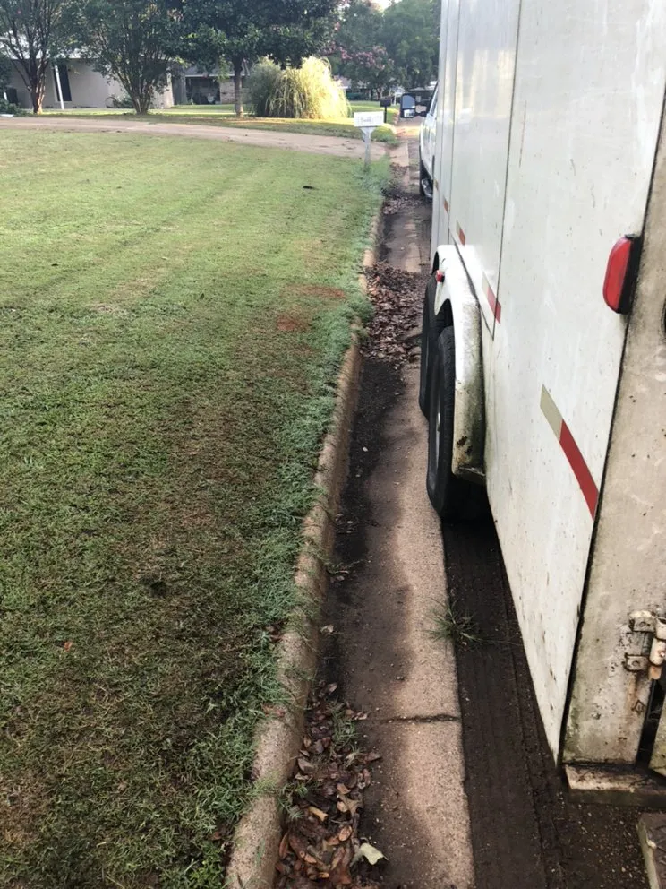 Expert garden landscaping in Gilmer, TX by T-Tom's Lawn Care