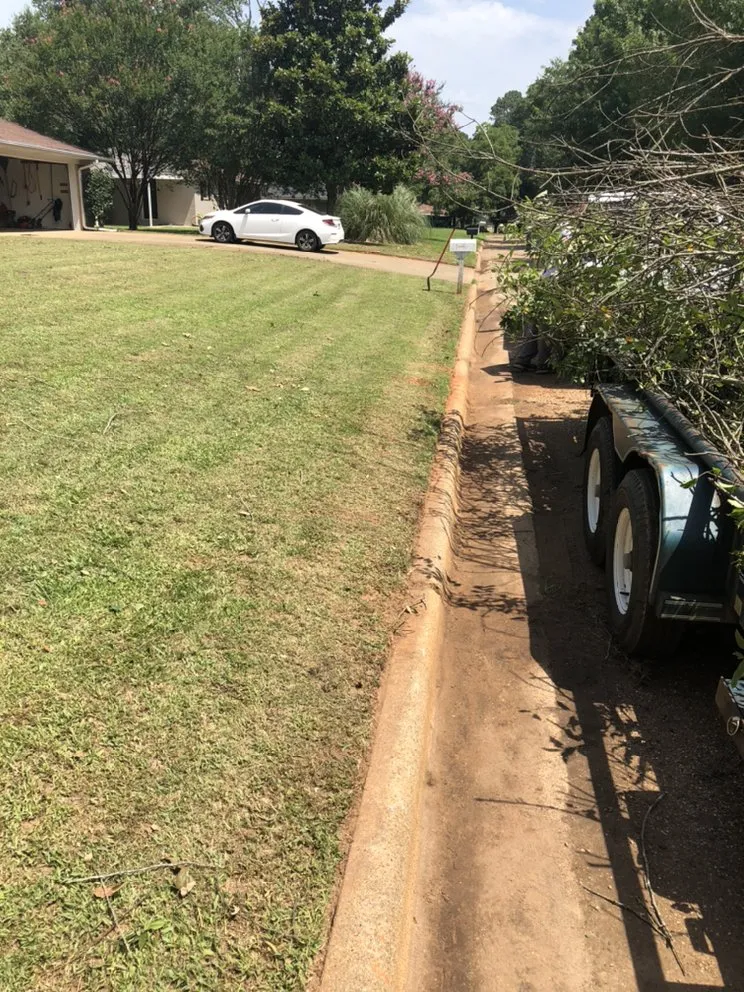 Professional outdoor landscaping in Gilmer, TX - T-Tom's Lawn Care