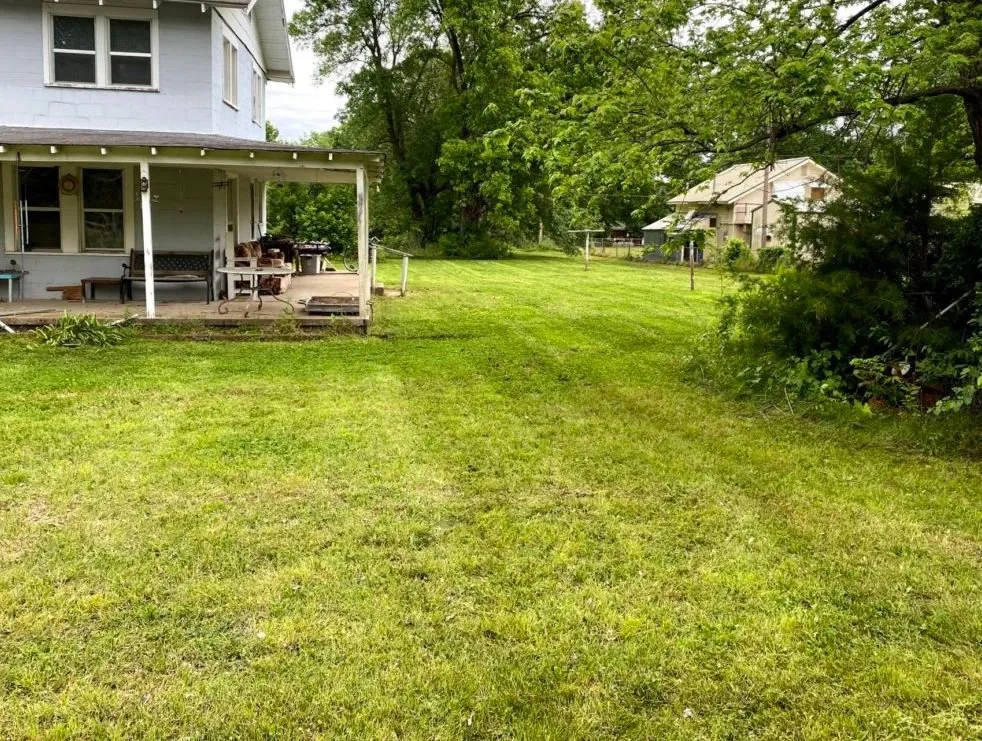 Reliable outdoor landscaping in Tulsa, OK by T-Town Mowing