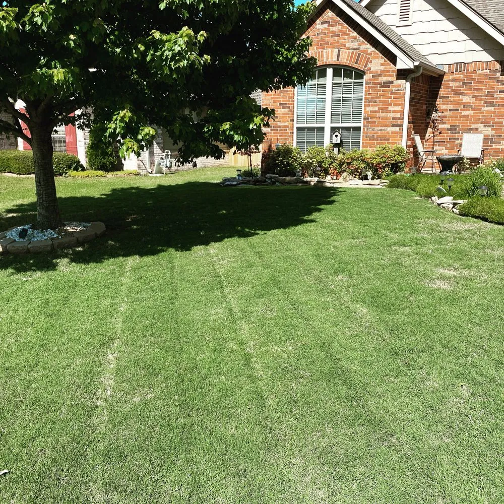 Professional yard maintenance experts serving Tulsa, OK - T-Town Mowing
