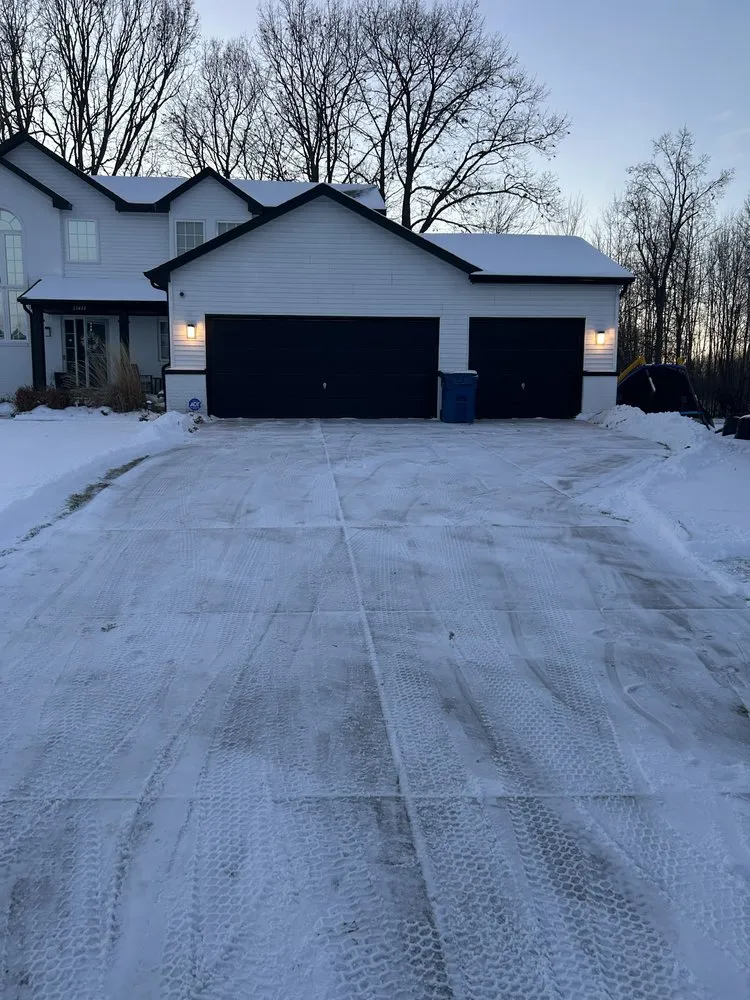 Reliable landscaping services experts serving Flint, MI - T Wright’s Lawncare