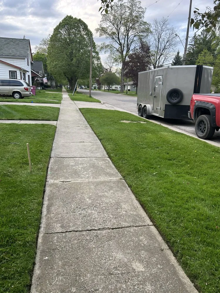 Top-rated residential landscaping in Flint, MI by T Wright’s Lawncare