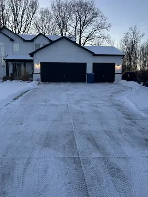 T Wright’s Lawncare Logo